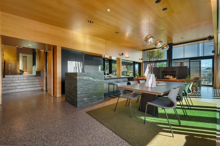 Photo of property in 10 Kanuka Rise, Albert Town, Wanaka, 9305