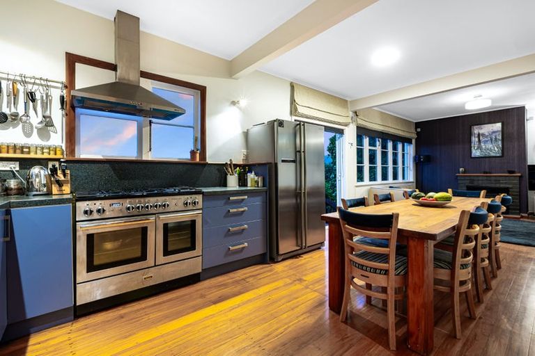 Photo of property in 7 Himalaya Crescent, Khandallah, Wellington, 6035