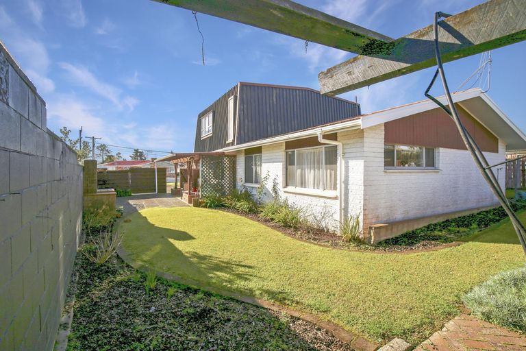 Photo of property in 27 English Street, St Andrews, Hamilton, 3200