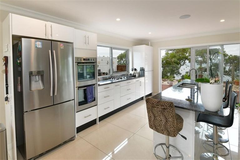 Photo of property in 51 Hawaiian Parade, Arkles Bay, Whangaparaoa, 0932