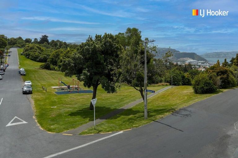 Photo of property in 1 Preston Crescent, Belleknowes, Dunedin, 9011