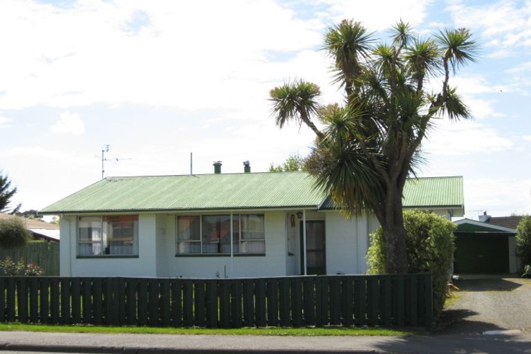 Photo of property in 72 Bush Street, Rangiora, 7400