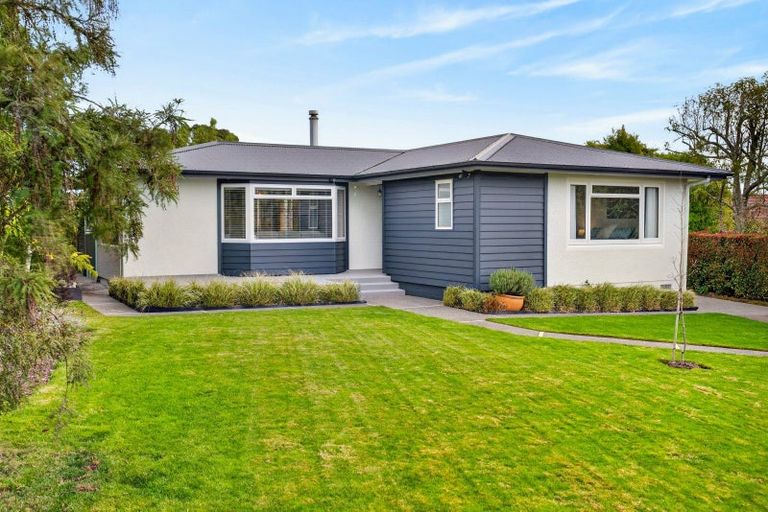 Photo of property in 28 Selwyn Road, Havelock North, 4130