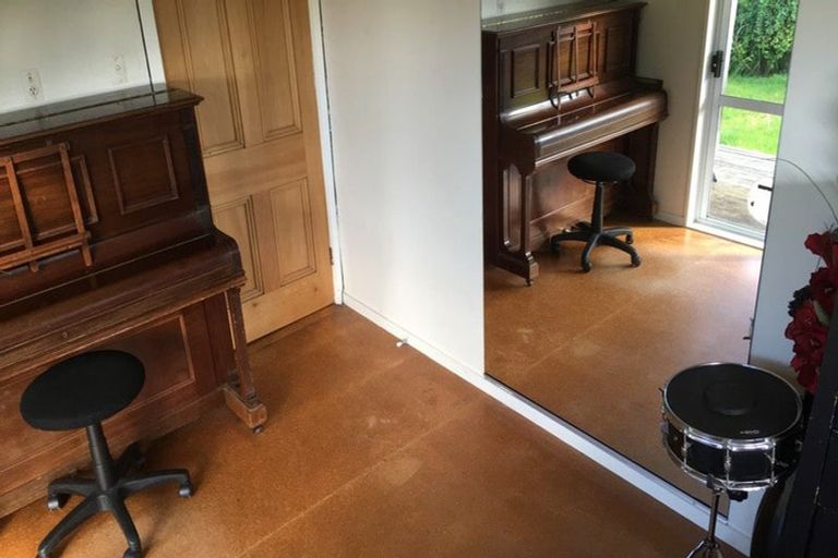 Photo of property in 136 Port Hills Road, Heathcote Valley, Christchurch, 8022