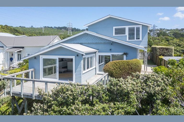 Photo of property in 44 Mortimer Terrace, Aro Valley, Wellington, 6021