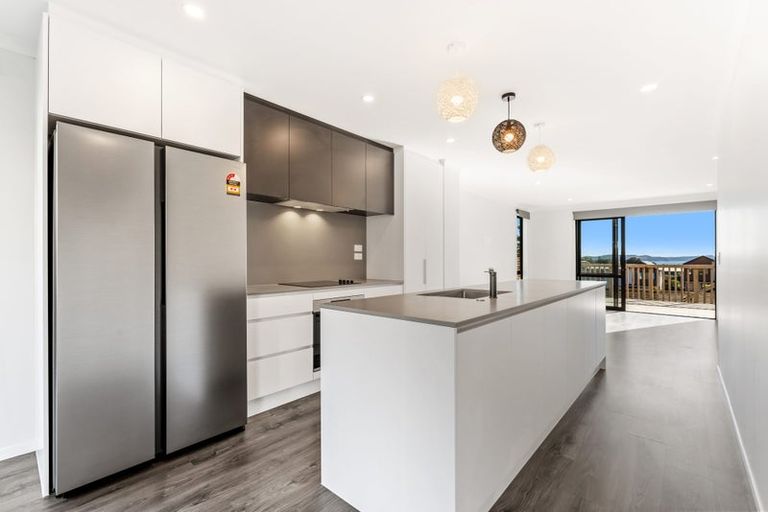 Photo of property in 17 Seafarer Crescent, Stanmore Bay, Whangaparaoa, 0932