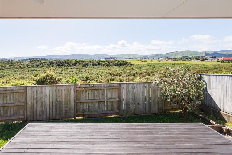 Photo of property in 20 Johnstone Drive, Fitzherbert, Palmerston North, 4410