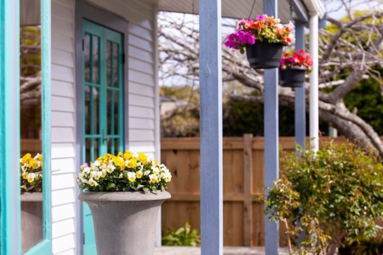 Photo of property in 39 Waiwaka Terrace, Strandon, New Plymouth, 4312