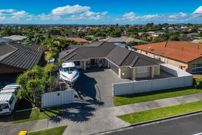 Photo of property in 27 Summerland Drive, Henderson, Auckland, 0612