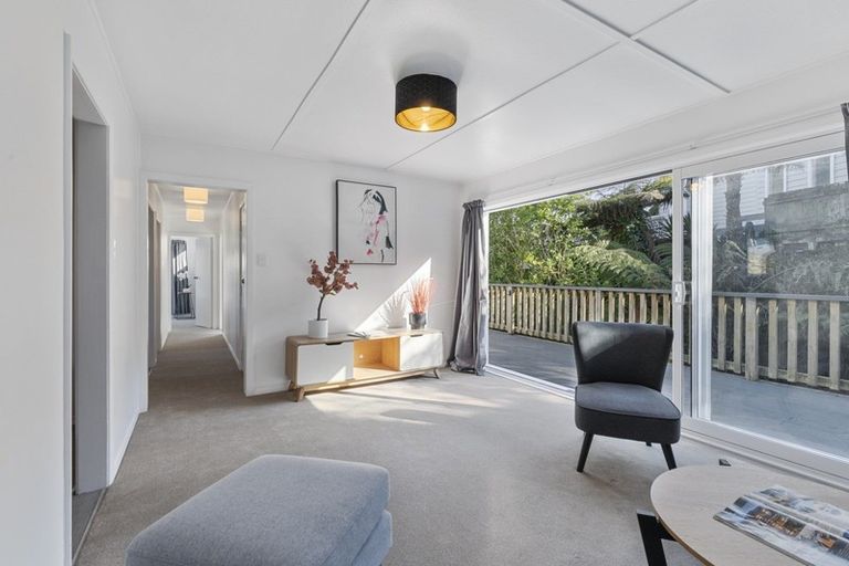 Photo of property in 35 Thomas Street, Stokes Valley, Lower Hutt, 5019