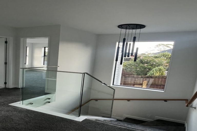 Photo of property in 1 Boys Place, Pakuranga Heights, Auckland, 2010