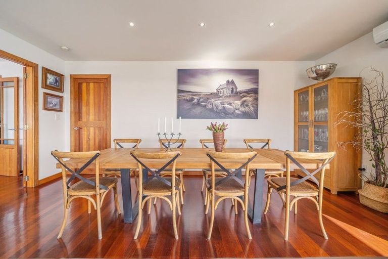 Photo of property in 62 Kiriwai Road, Paremata, Porirua, 5024
