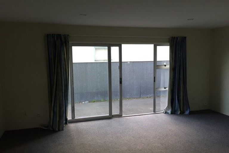 Photo of property in 2/350 Worcester Street, Linwood, Christchurch, 8011