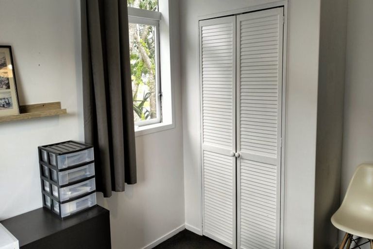 Photo of property in 38 Larchmont Grove, Totara Park, Upper Hutt, 5018