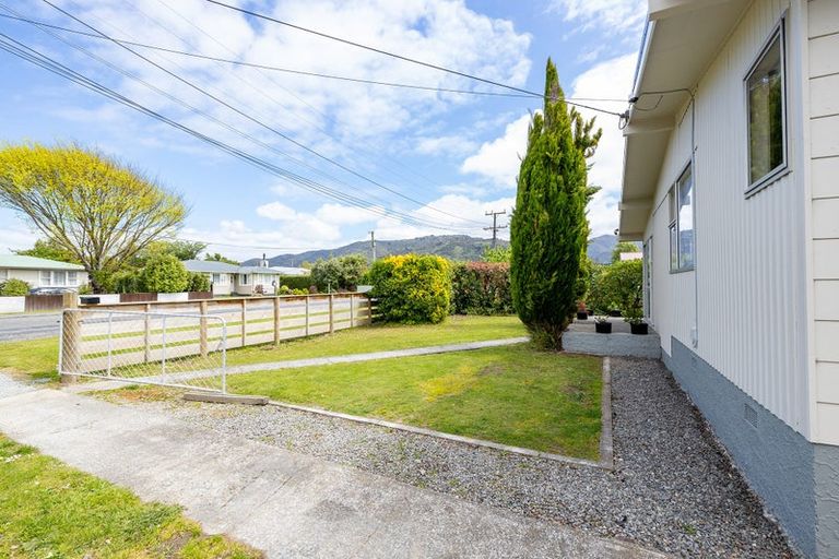 Photo of property in 73 Brandon Street, Featherston, 5710