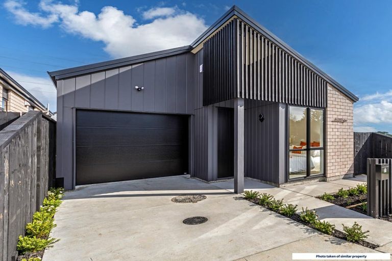 Photo of property in 29 Paretao Street, Massey, Auckland, 0614