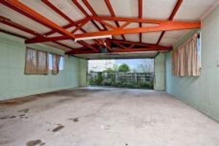 Photo of property in 5 Sampson Lane, Northcote, Auckland, 0627