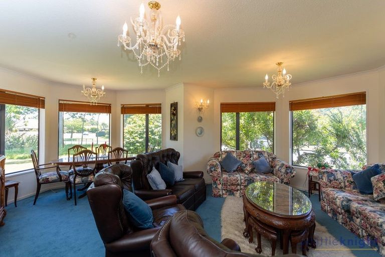 Photo of property in 27 Showgate Avenue, Sockburn, Christchurch, 8042