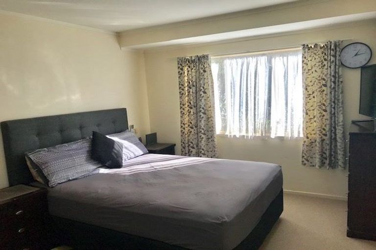 Photo of property in 4/43 Fruitvale Road, New Lynn, Auckland, 0600