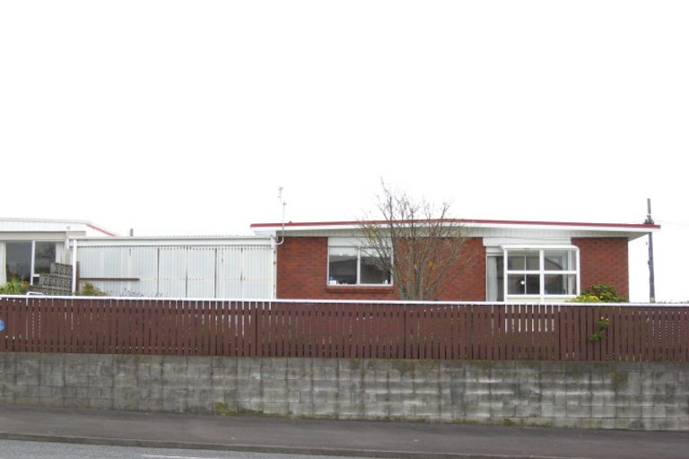 Photo of property in 16 Mangorei Road, Strandon, New Plymouth, 4312