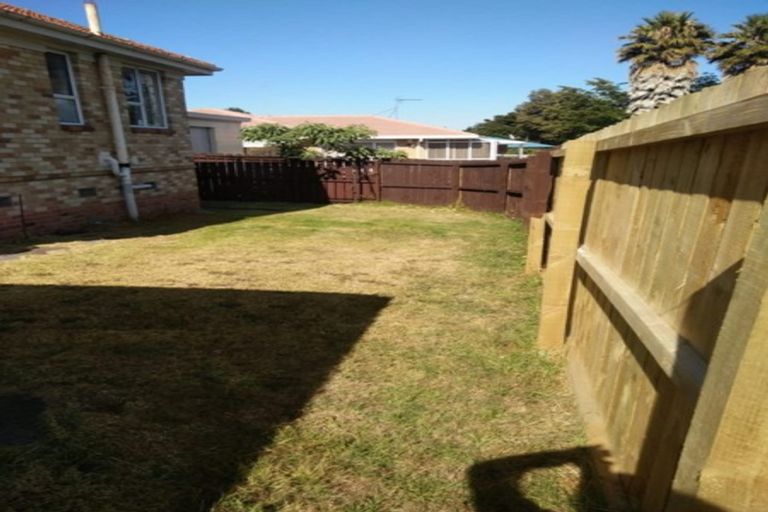 Photo of property in 47b Churchill Avenue, Manurewa, Auckland, 2102