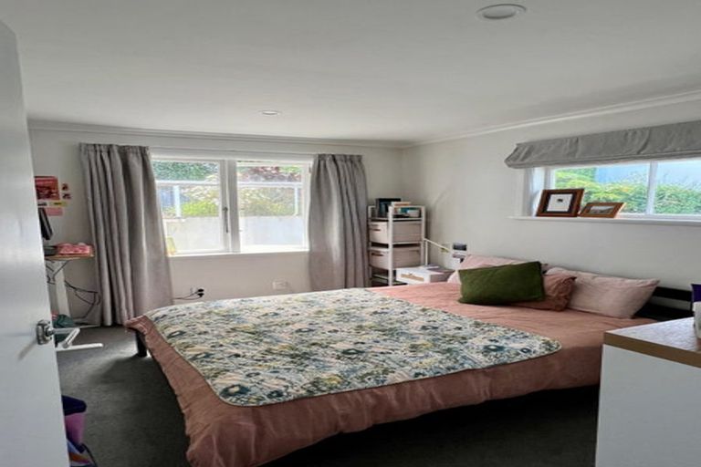 Photo of property in 12 Mertoun Terrace, Highbury, Wellington, 6012