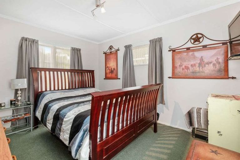 Photo of property in 6 Coast Road, Wainuiomata, Lower Hutt, 5014