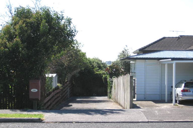 Photo of property in 1/13 County Road, Torbay, Auckland, 0630
