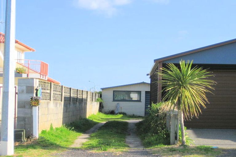 Photo of property in 1218b Papamoa Beach Road, Papamoa Beach, Papamoa, 3118