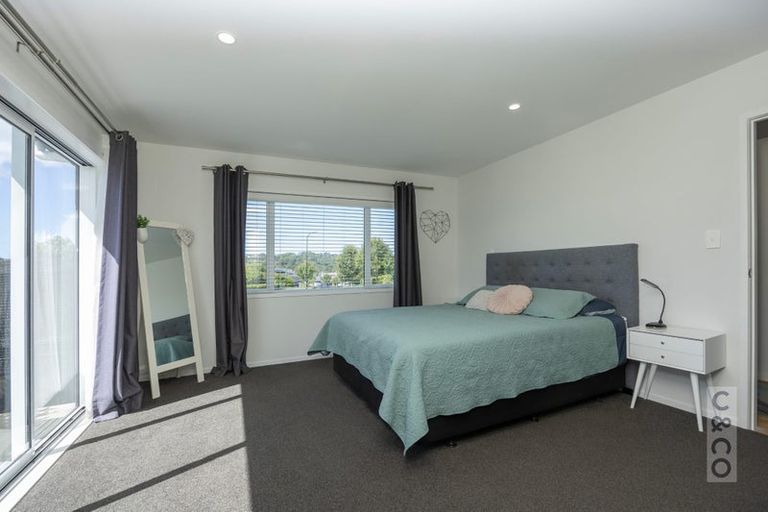Photo of property in 77a Pohutukawa Parade, Riverhead, 0820