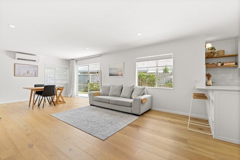 Photo of property in 12 Judd Place, Orewa, 0931