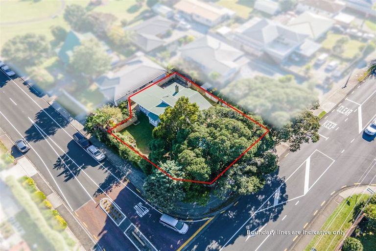 Photo of property in 67 Sturges Road, Henderson, Auckland, 0612