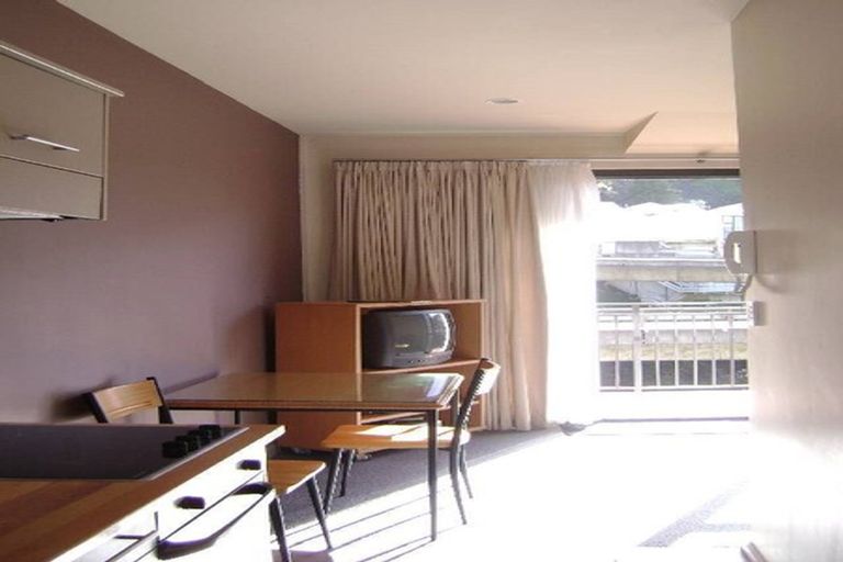 Photo of property in Atrium Apartments, 2n/154 The Terrace, Wellington Central, Wellington, 6011
