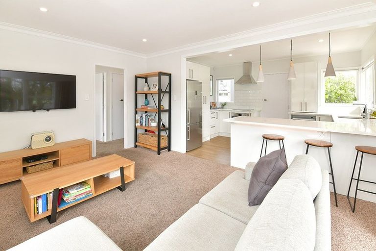 Photo of property in 4/766 Beach Road, Browns Bay, Auckland, 0630