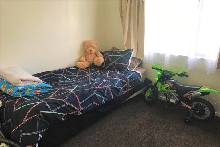 Photo of property in 2/39 Kopara Place, Clendon Park, Auckland, 2103