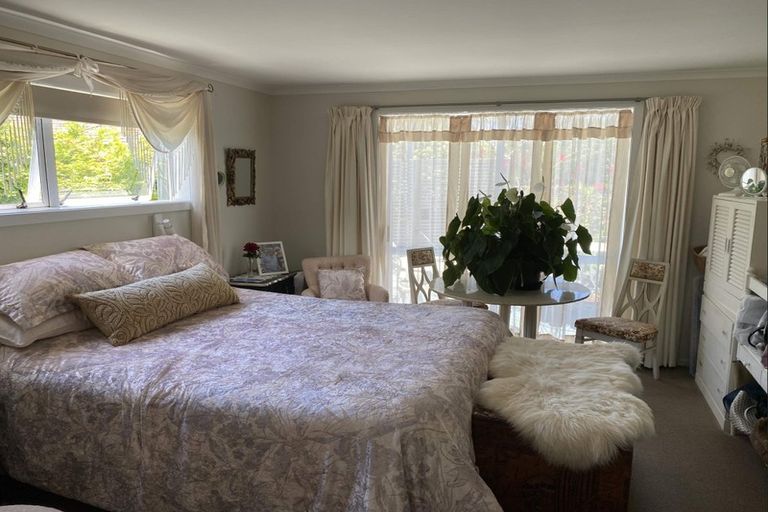 Photo of property in 6 Stafson Lane, Te Atatu Peninsula, Auckland, 0610