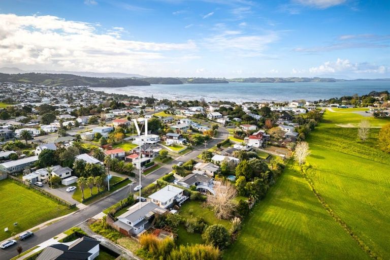 Photo of property in 33 Brigitte View, Snells Beach, 0920