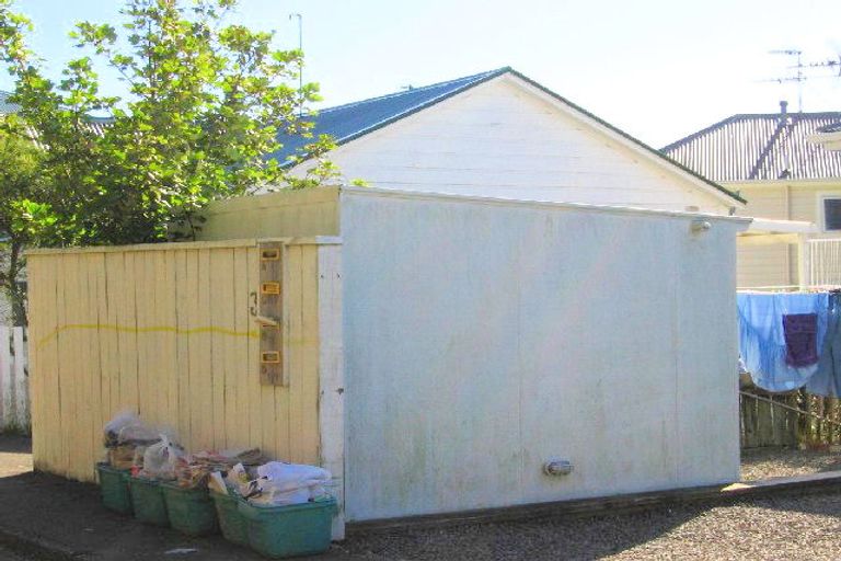 Photo of property in 3 Mckenzie Terrace, Te Aro, Wellington, 6011