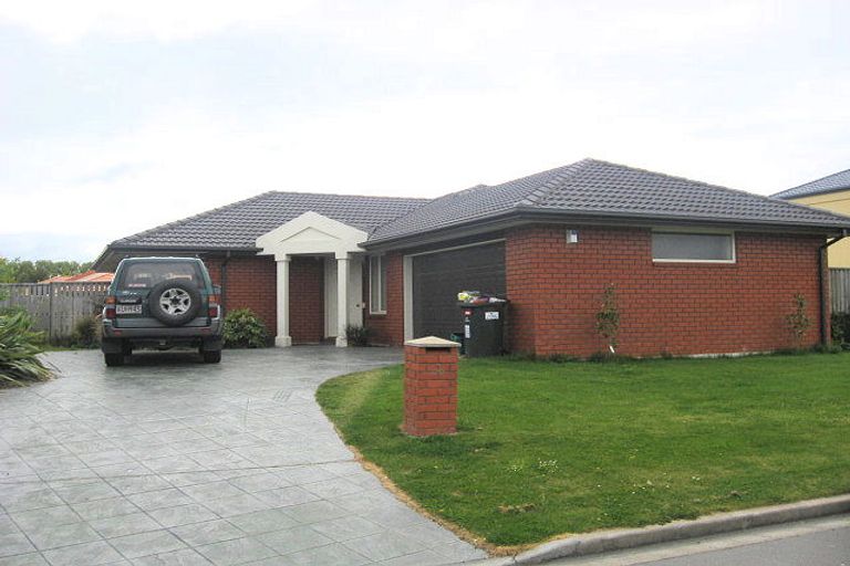 Photo of property in 3 Tullamore Place, Casebrook, Christchurch, 8051