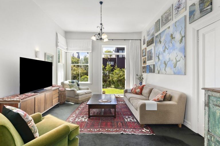 Photo of property in 82 Hobson Street, Thorndon, Wellington, 6011