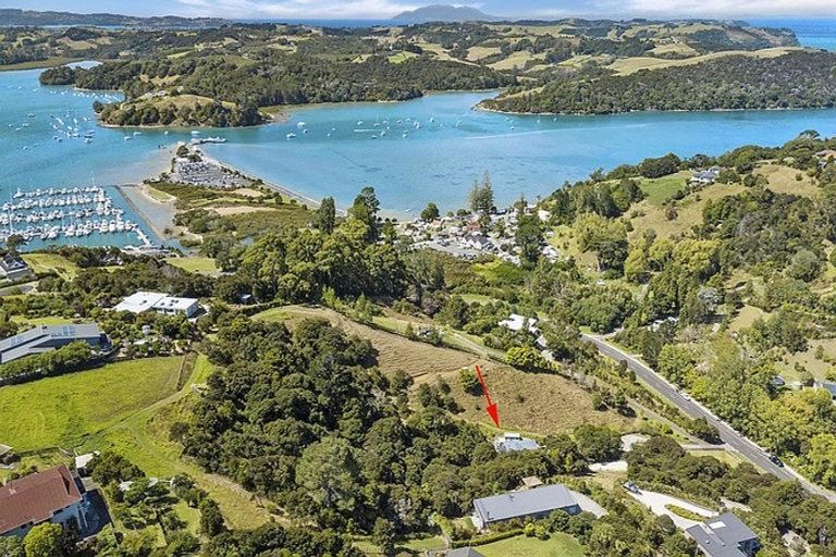 Photo of property in 27 Brick Bay Drive, Sandspit, Warkworth, 0982