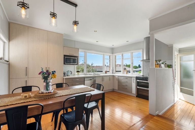Photo of property in 12 Hillstone Avenue, Gate Pa, Tauranga, 3112