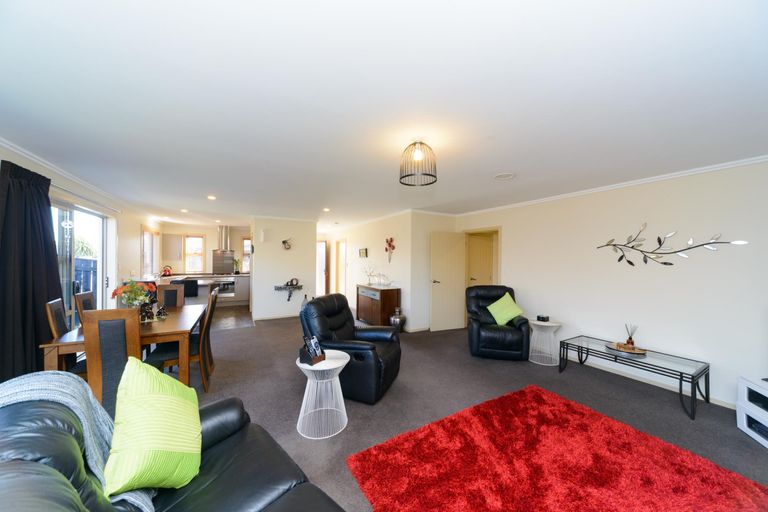 Photo of property in 7 Angelina Way, Kelvin Grove, Palmerston North, 4414
