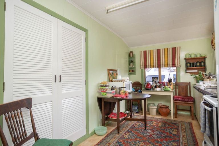 Photo of property in 10 Allardice Street, Dannevirke, 4930