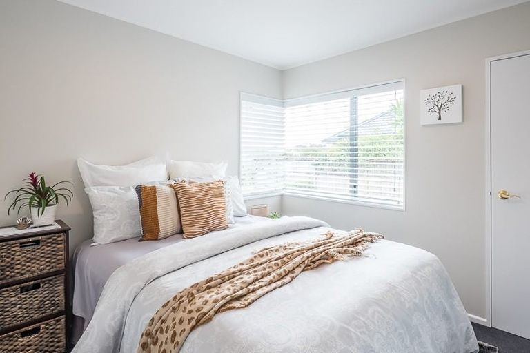 Photo of property in 105 Realm Drive, Paraparaumu, 5032