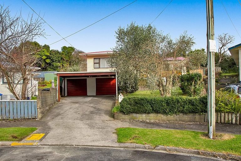 Photo of property in 32 Beaumont Crescent, Frankleigh Park, New Plymouth, 4310