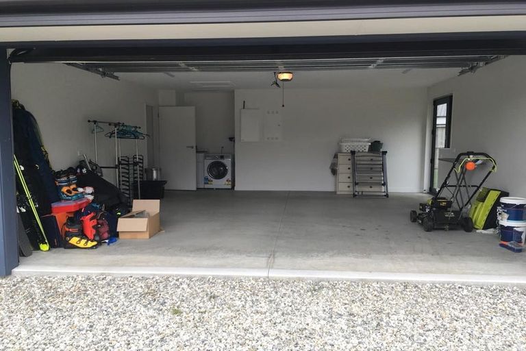 Photo of property in 13 Pennycook Place, Lake Hawea, 9382