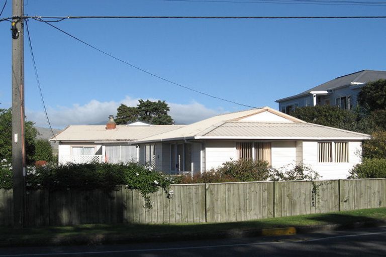Photo of property in 64 Poplar Avenue, Raumati South, Paraparaumu, 5032