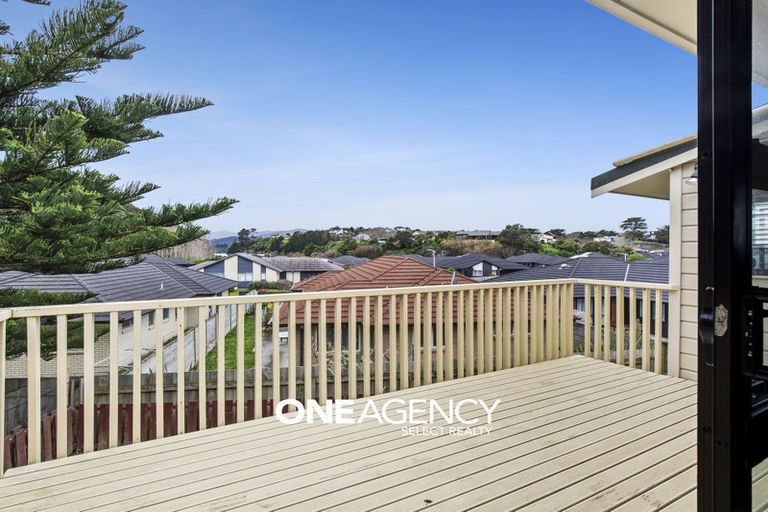 Photo of property in 27a Shackle Lane, Whitby, Porirua, 5024