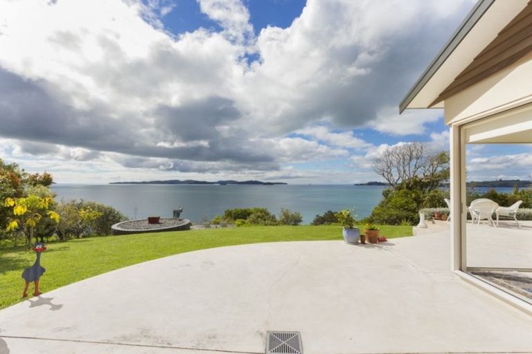 Photo of property in 30 Puriri Place, Sandspit, Warkworth, 0982